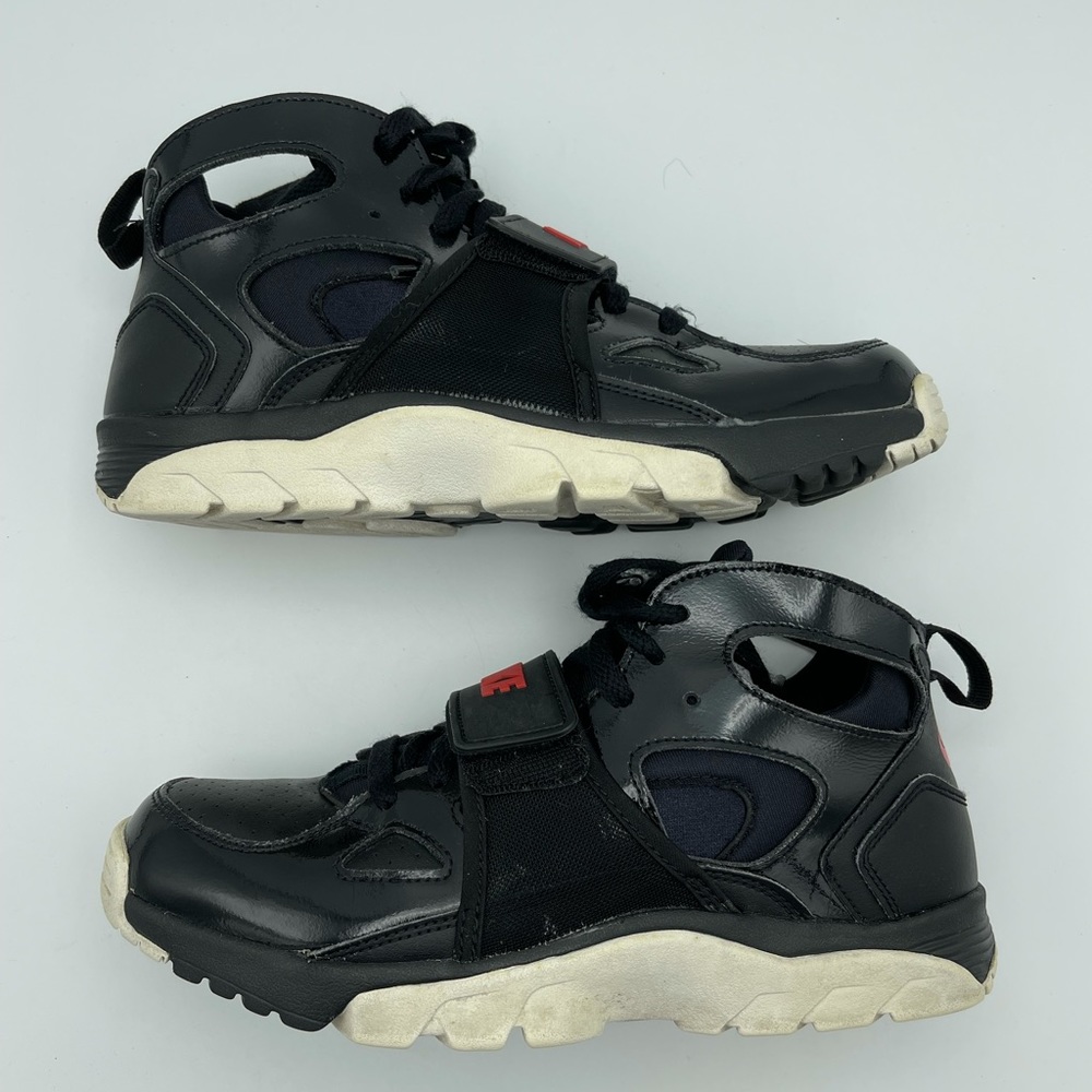 KIDS NIKE HUARACHE GS SHOES SIZE 7Y